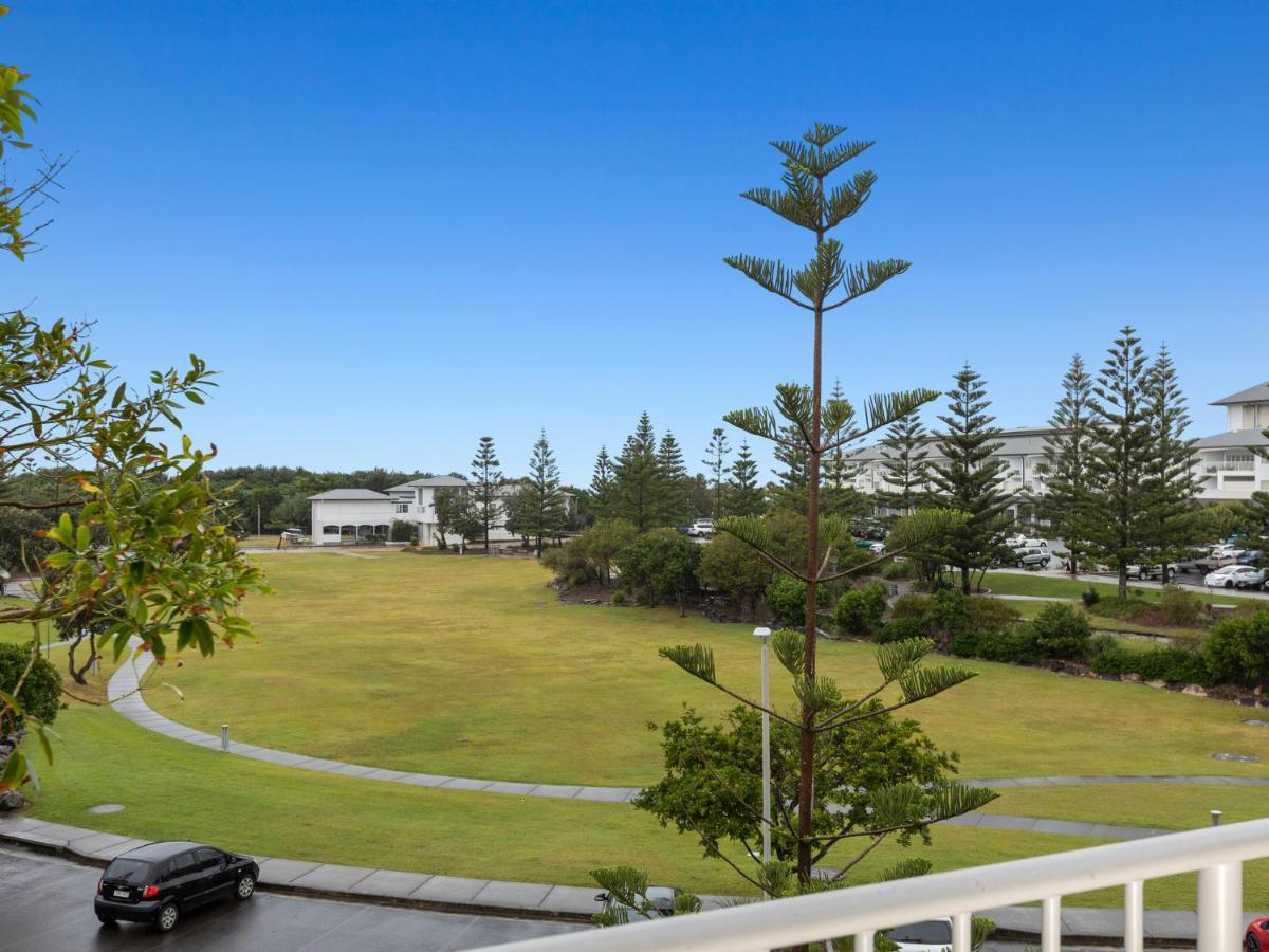 Resort Rooms At Bells Boulevard Kingscliff Bagian luar foto
